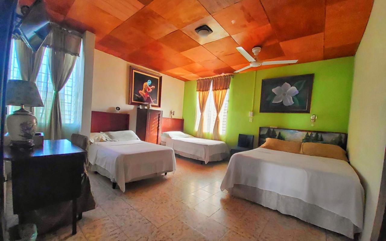 Hotel Oasis San Salvador Bagian luar foto