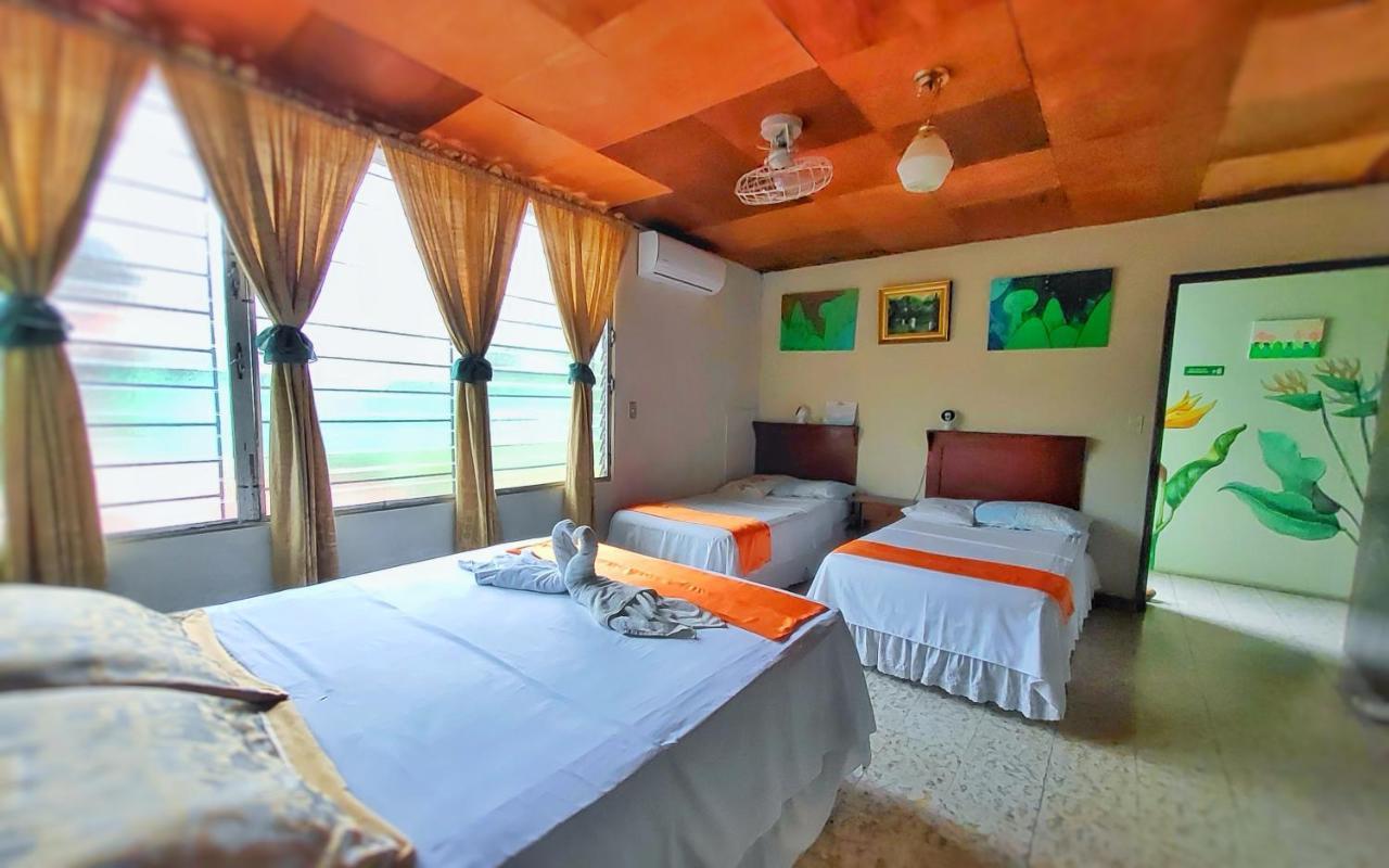 Hotel Oasis San Salvador Bagian luar foto
