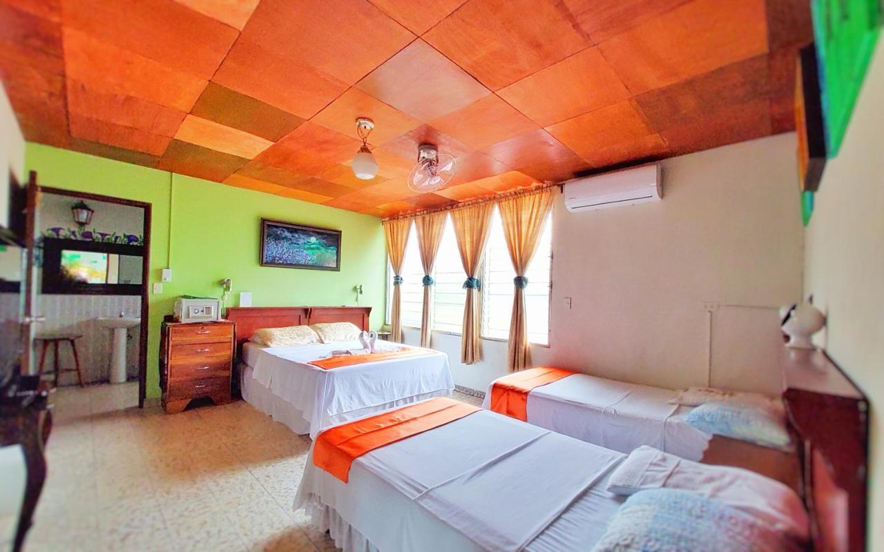 Hotel Oasis San Salvador Bagian luar foto