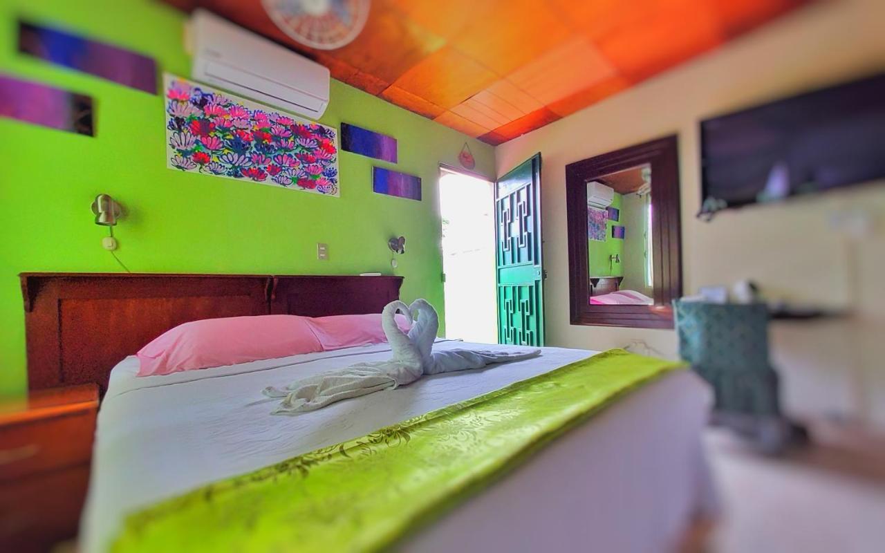 Hotel Oasis San Salvador Bagian luar foto
