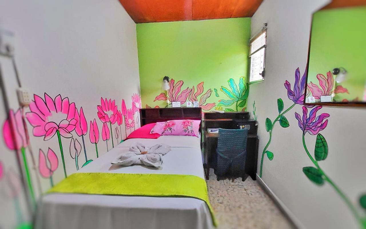 Hotel Oasis San Salvador Bagian luar foto