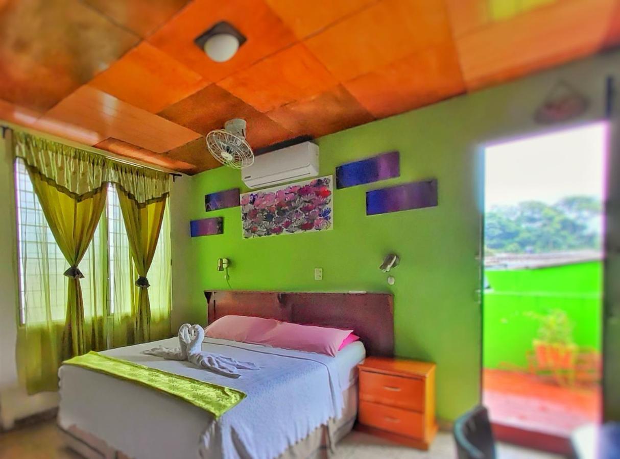 Hotel Oasis San Salvador Bagian luar foto