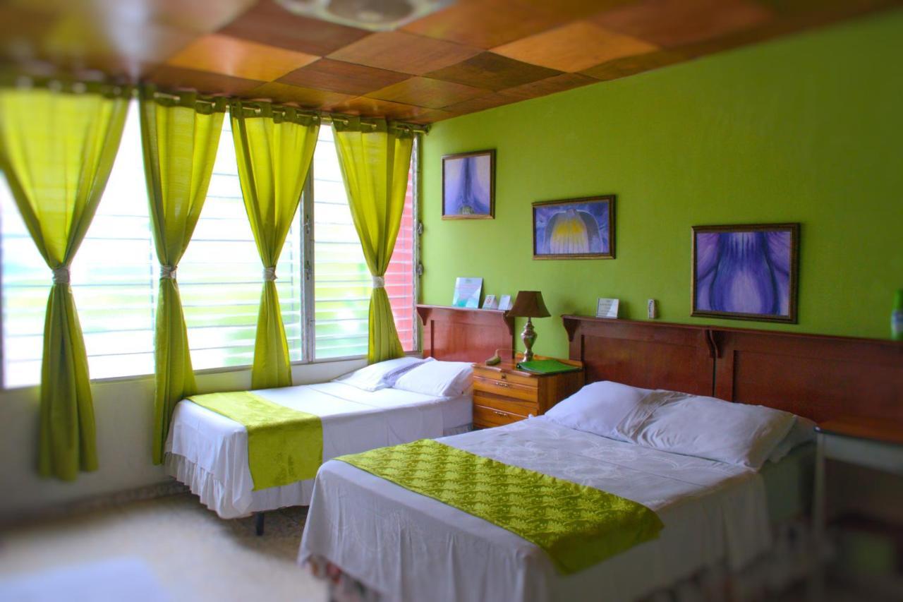 Hotel Oasis San Salvador Bagian luar foto