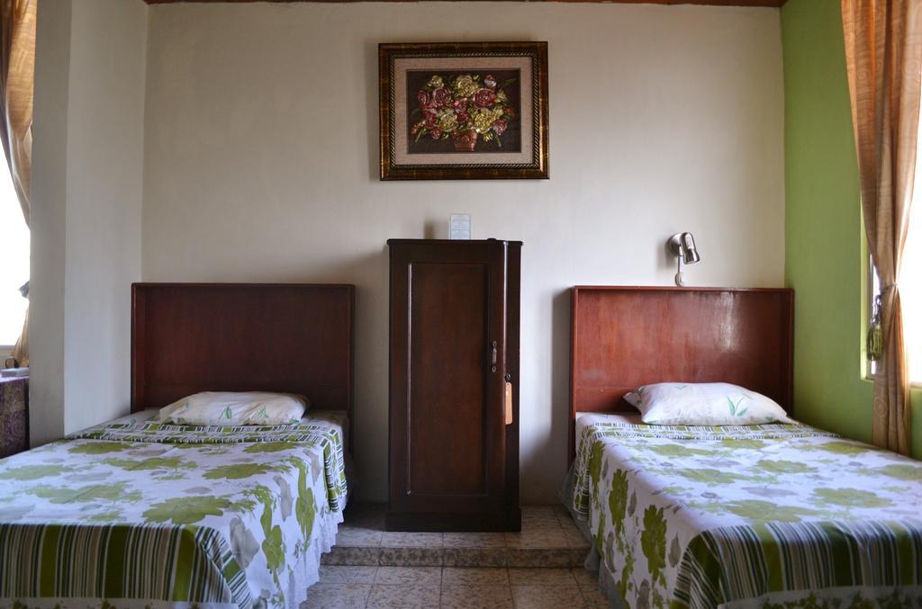 Hotel Oasis San Salvador Ruang foto