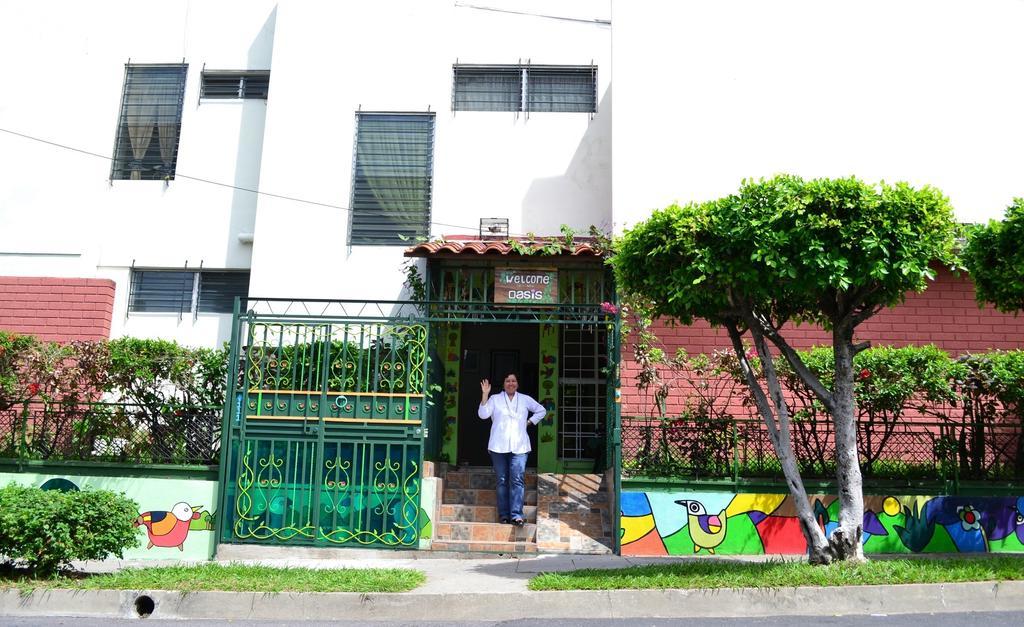 Hotel Oasis San Salvador Bagian luar foto