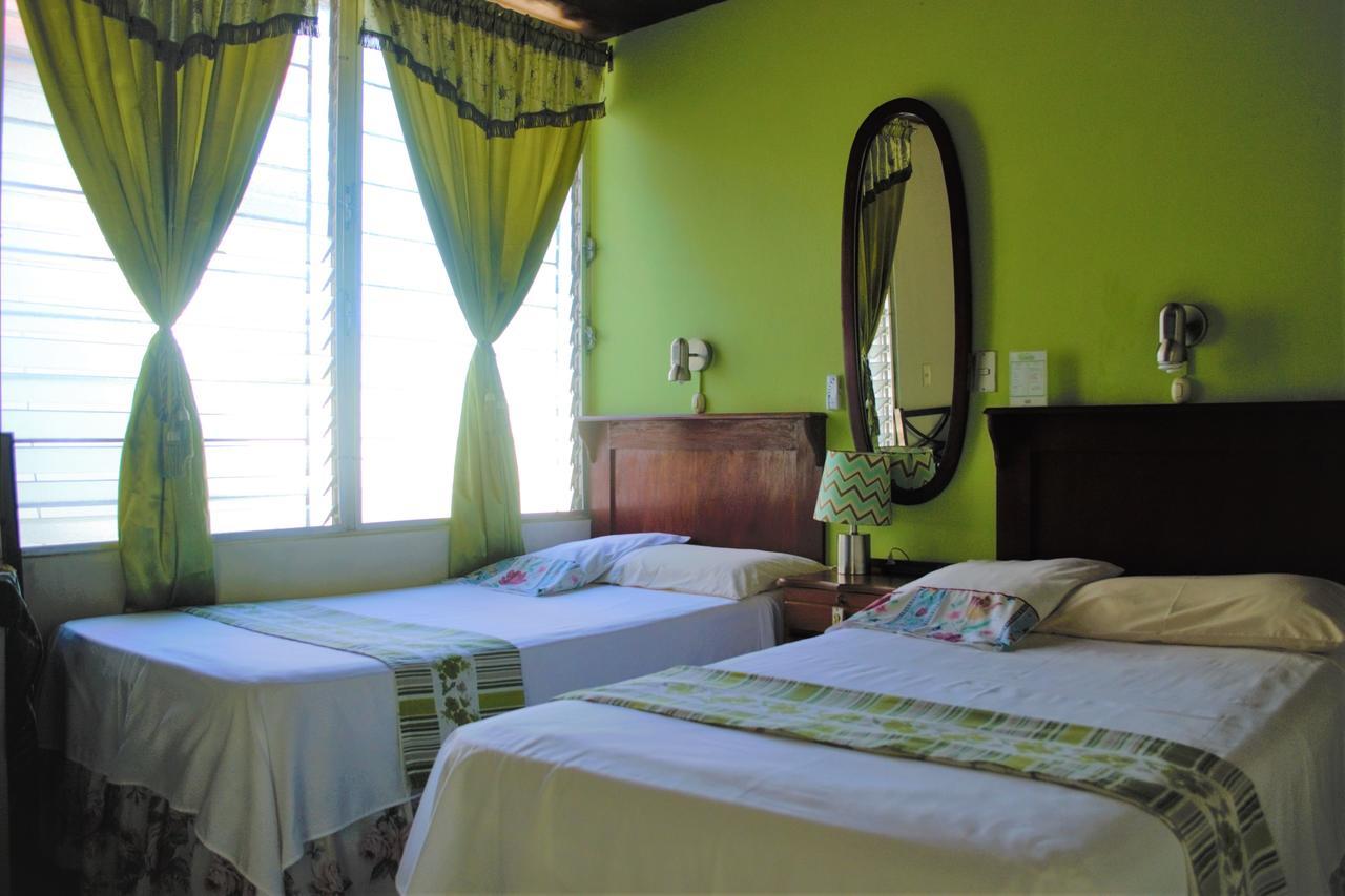 Hotel Oasis San Salvador Bagian luar foto