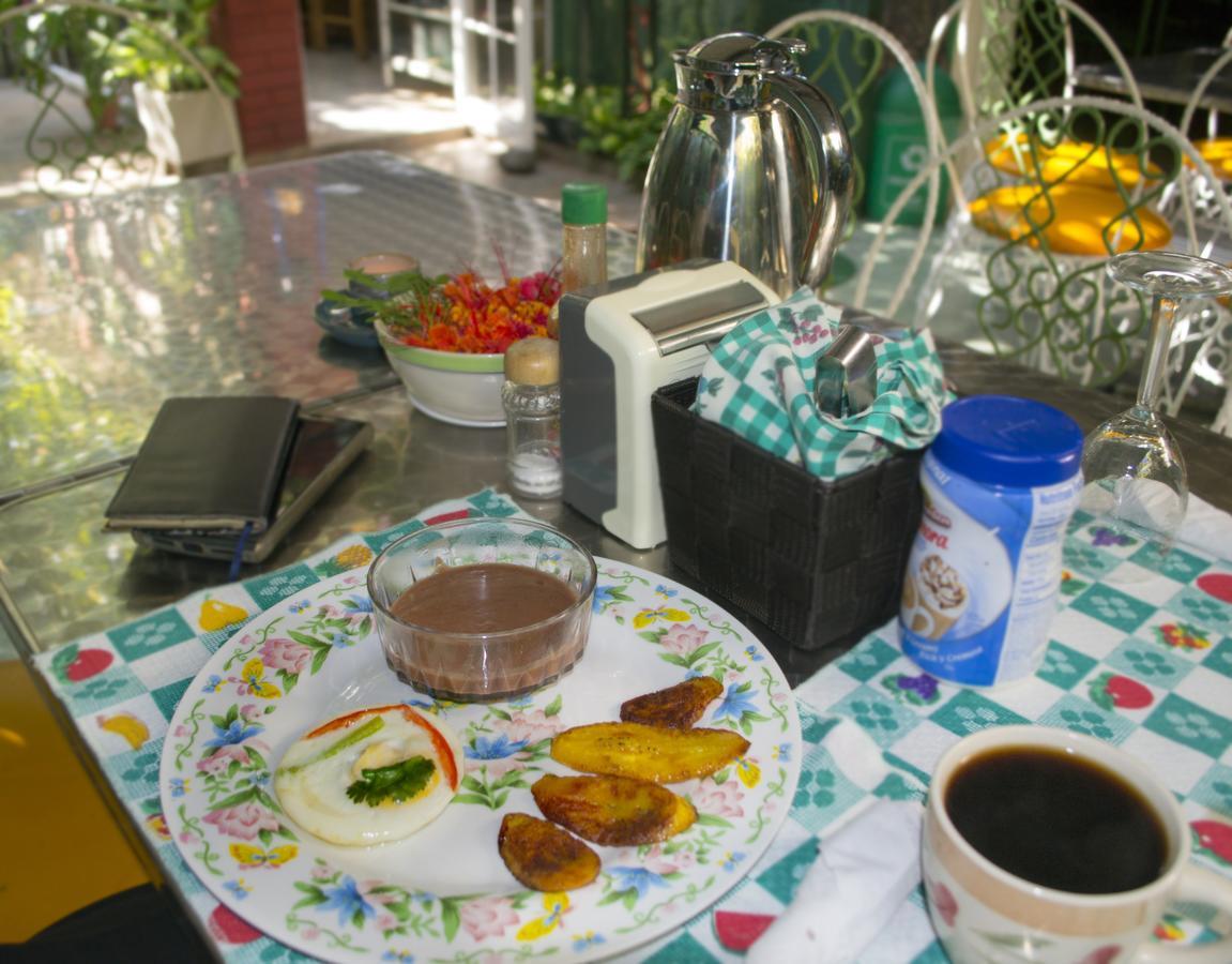 Hotel Oasis San Salvador Bagian luar foto