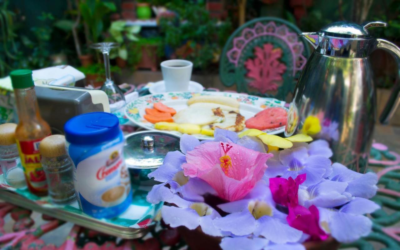 Hotel Oasis San Salvador Bagian luar foto
