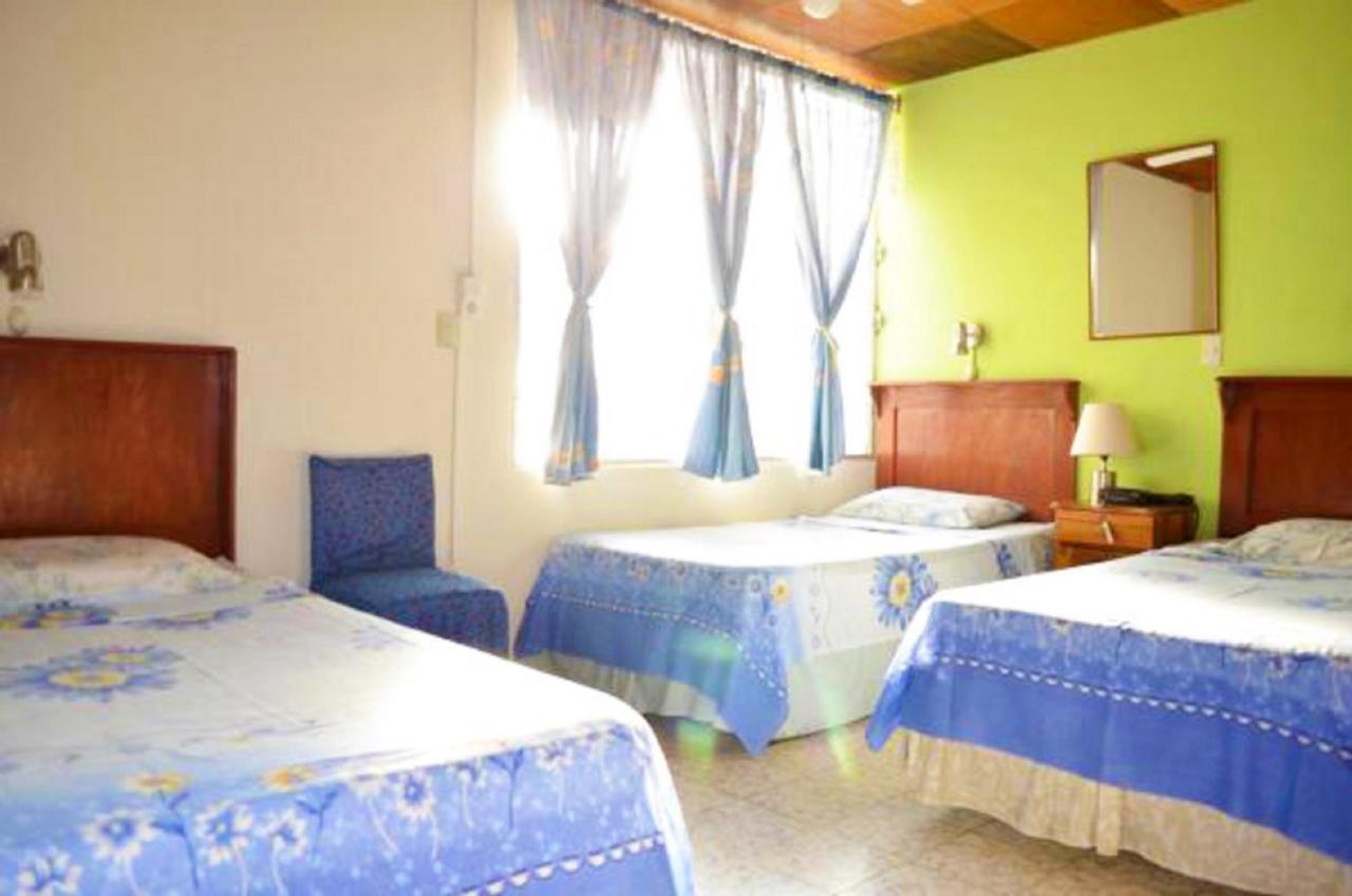 Hotel Oasis San Salvador Bagian luar foto